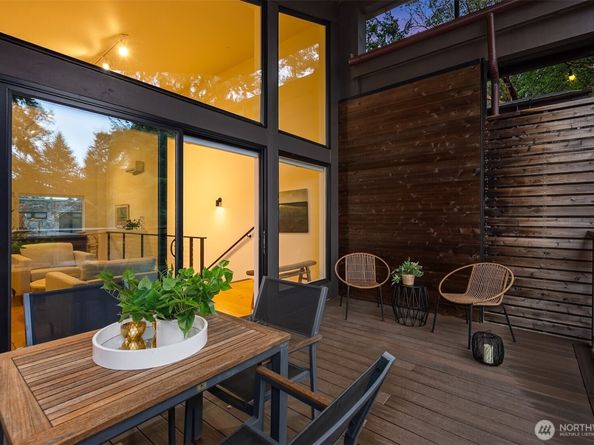 522 Madrona Way NE 4, Bainbridge Island WA 98110