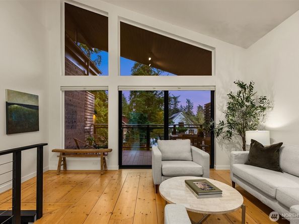 522 Madrona Way NE 4, Bainbridge Island WA 98110