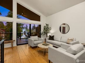 522 Madrona Way NE 4, Bainbridge Island WA 98110