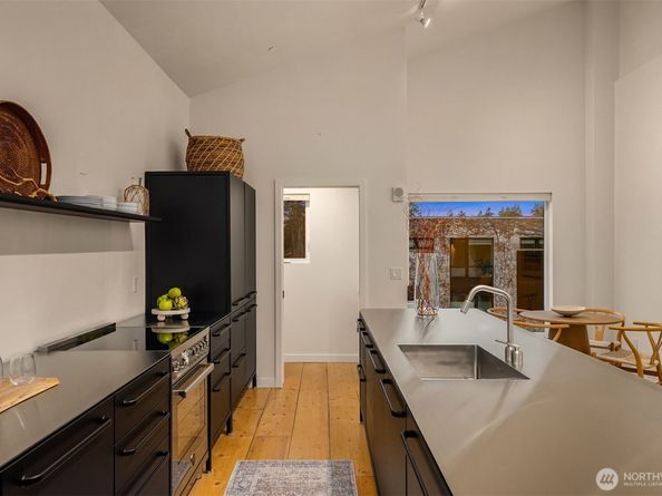 522 Madrona Way NE 4, Bainbridge Island WA 98110