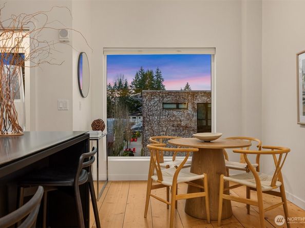 522 Madrona Way NE 4, Bainbridge Island WA 98110