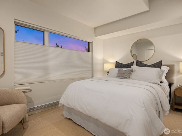 522 Madrona Way NE 4, Bainbridge Island WA 98110