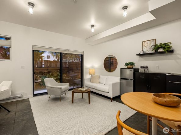 522 Madrona Way NE 4, Bainbridge Island WA 98110