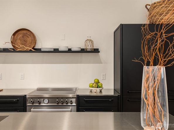 522 Madrona Way NE 4, Bainbridge Island WA 98110