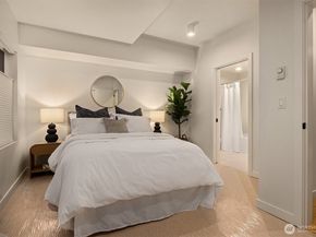 522 Madrona Way NE 4, Bainbridge Island WA 98110