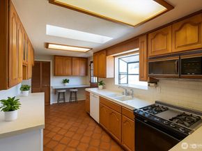 11711 82ND Avenue S, Seattle WA 98178