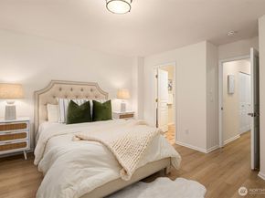 2840 139th Avenue SE 16, Bellevue WA 98005