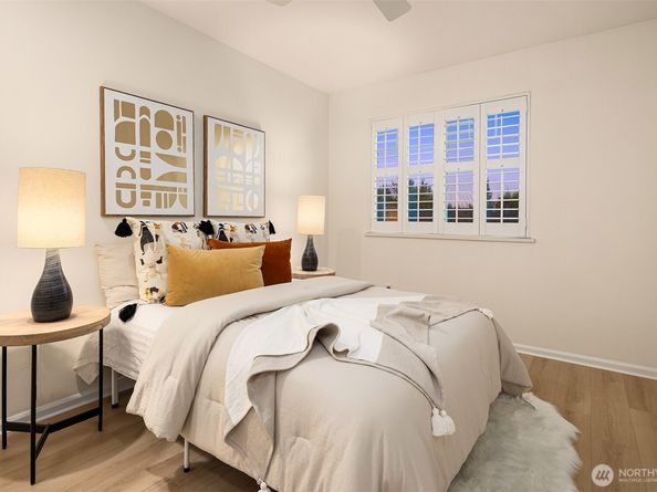 2840 139th Avenue SE 16, Bellevue WA 98005