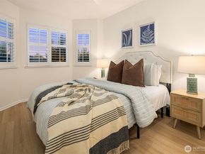 2840 139th Avenue SE 16, Bellevue WA 98005