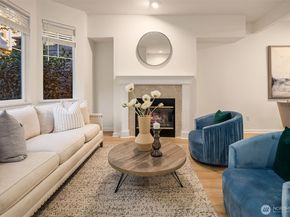 2840 139th Avenue SE 16, Bellevue WA 98005