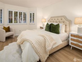 2840 139th Avenue SE 16, Bellevue WA 98005