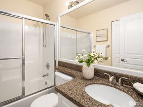 2840 139th Avenue SE 16, Bellevue WA 98005