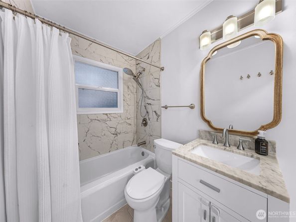 16040 26th Avenue NE, Shoreline WA 98155