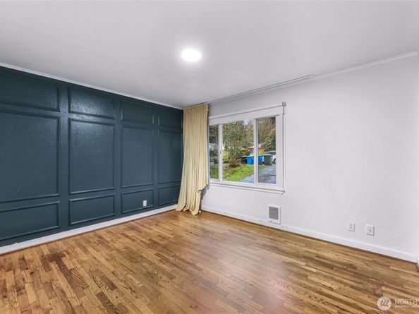 16040 26th Avenue NE, Shoreline WA 98155