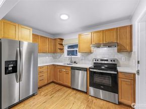 16040 26th Avenue NE, Shoreline WA 98155