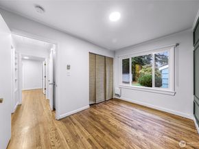 16040 26th Avenue NE, Shoreline WA 98155