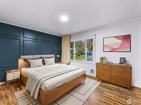 16040 26th Avenue NE, Shoreline WA 98155