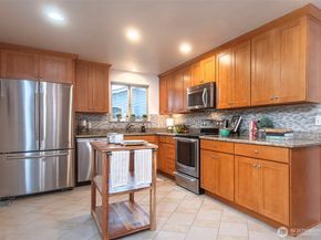 5514 NE 195th Street, Kenmore WA 98028