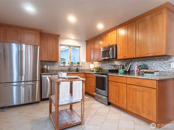 5514 NE 195th Street, Kenmore WA 98028