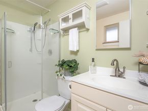 5514 NE 195th Street, Kenmore WA 98028