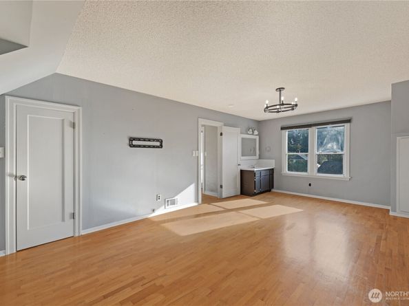 702 47th Street SE, Everett WA 98203