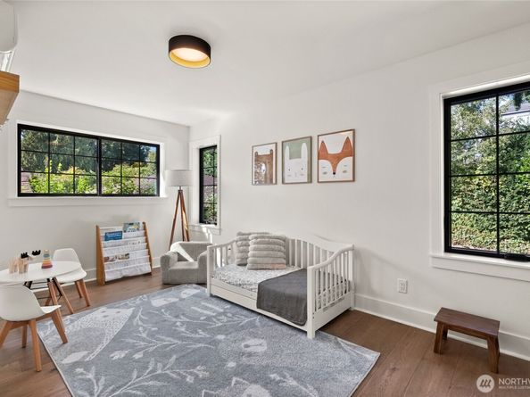 6917 57th Avenue NE, Seattle WA 98115