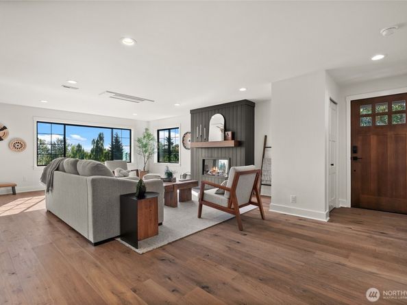 6917 57th Avenue NE, Seattle WA 98115