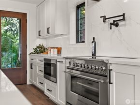 6917 57th Avenue NE, Seattle WA 98115