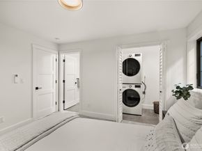 6917 57th Avenue NE, Seattle WA 98115