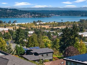 6917 57th Avenue NE, Seattle WA 98115