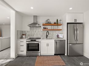 6917 57th Avenue NE, Seattle WA 98115