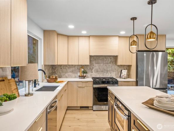 15909 175th Avenue NE, Woodinville WA 98072