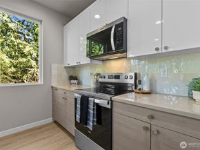 118 169th Place SW B, Bothell WA 98012