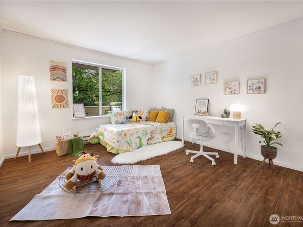 424 102nd Street SE 108, Bellevue WA 98004