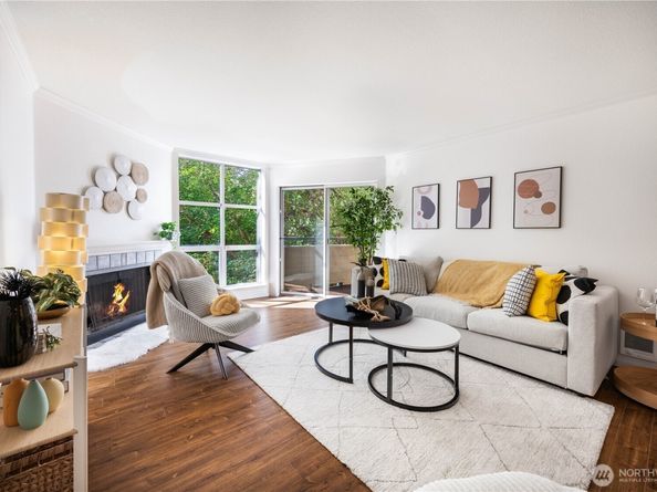 424 102nd Street SE 108, Bellevue WA 98004