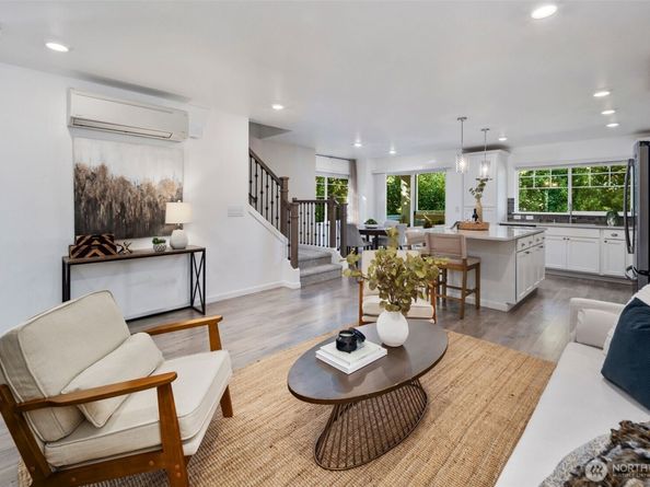 6561 30th Place SW, Seattle WA 98126