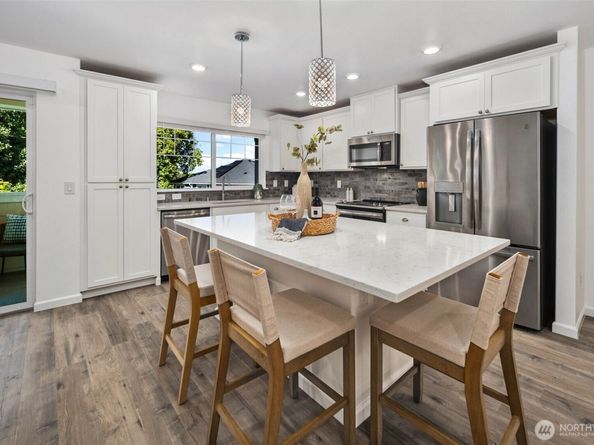 6561 30th Place SW, Seattle WA 98126