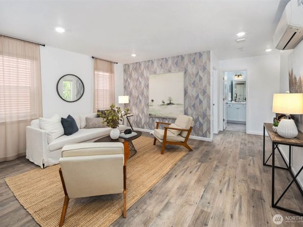 6561 30th Place SW, Seattle WA 98126