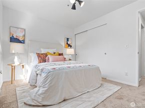 19230 Forest Park Drive NE K335, Lake Forest Park WA 98155