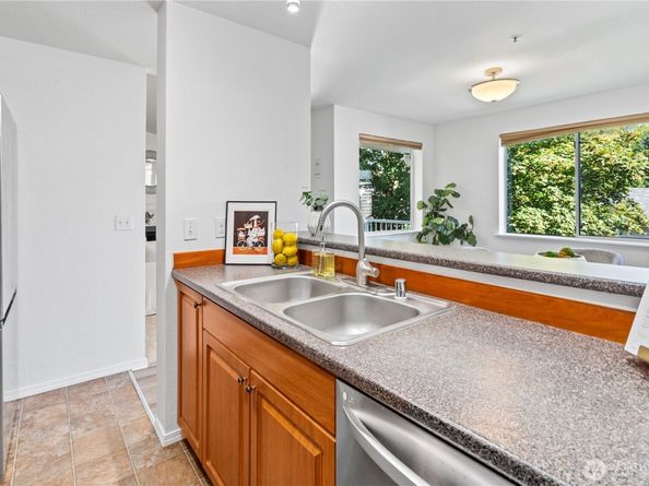 19230 Forest Park Drive NE K335, Lake Forest Park WA 98155