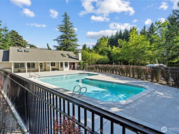 19230 Forest Park Drive NE K335, Lake Forest Park WA 98155