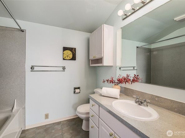 4515 SW 100th Street, Seattle WA 98146