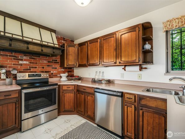 4515 SW 100th Street, Seattle WA 98146