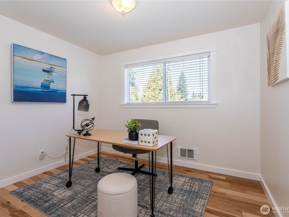 3905 NE 6th Street, Renton WA 98056