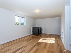 3905 NE 6th Street, Renton WA 98056