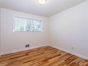3905 NE 6th Street, Renton WA 98056