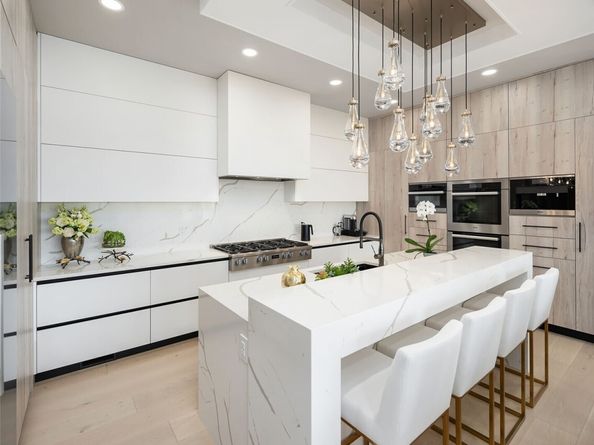 17281 SE 43rd Street, Bellevue WA 98006