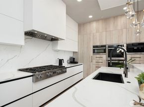17281 SE 43rd Street, Bellevue WA 98006