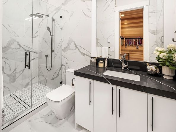17281 SE 43rd Street, Bellevue WA 98006