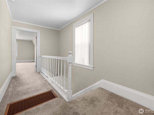 924 3rd Avenue W, Seattle WA 98119